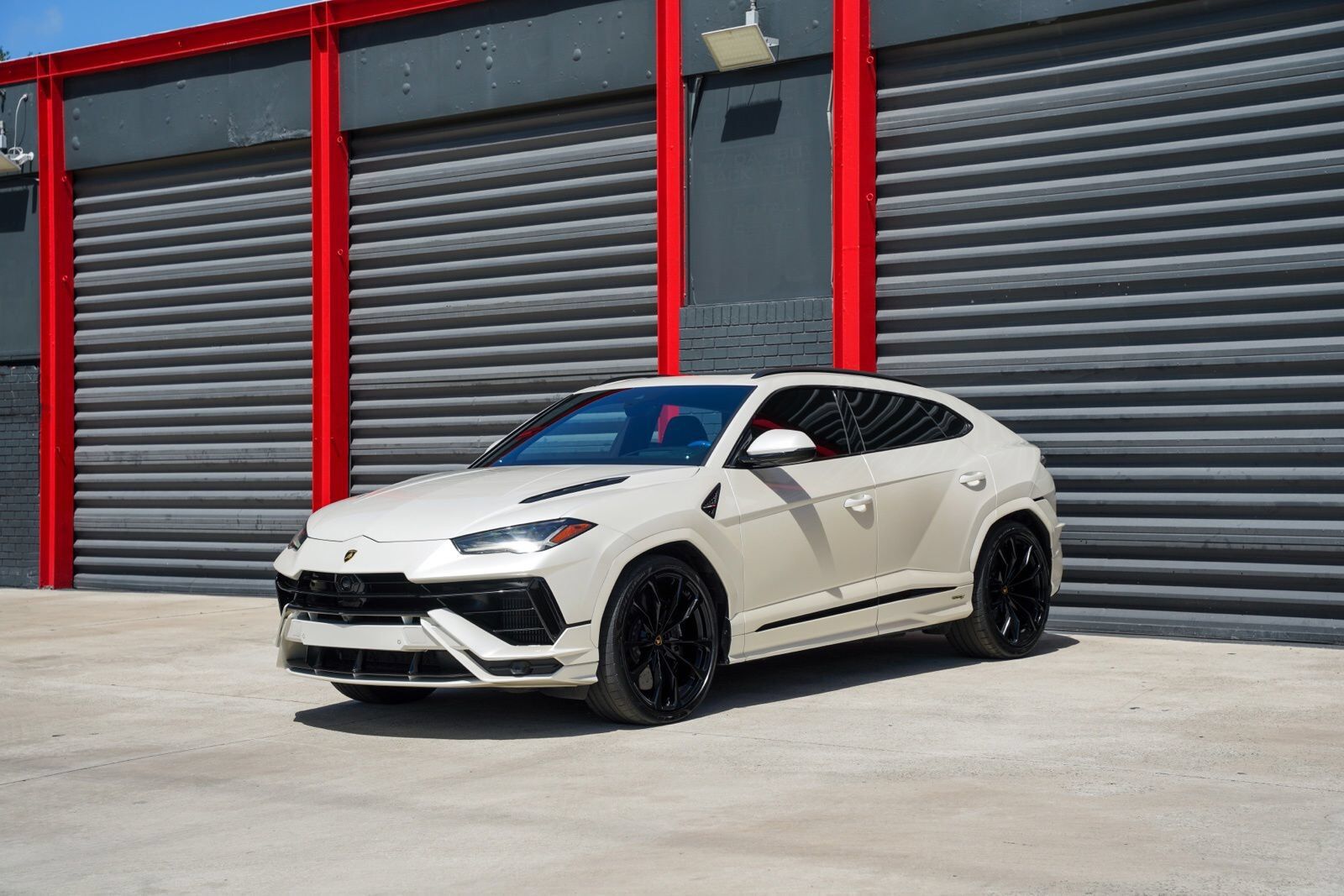 2024 LAMBORGHINI URUS