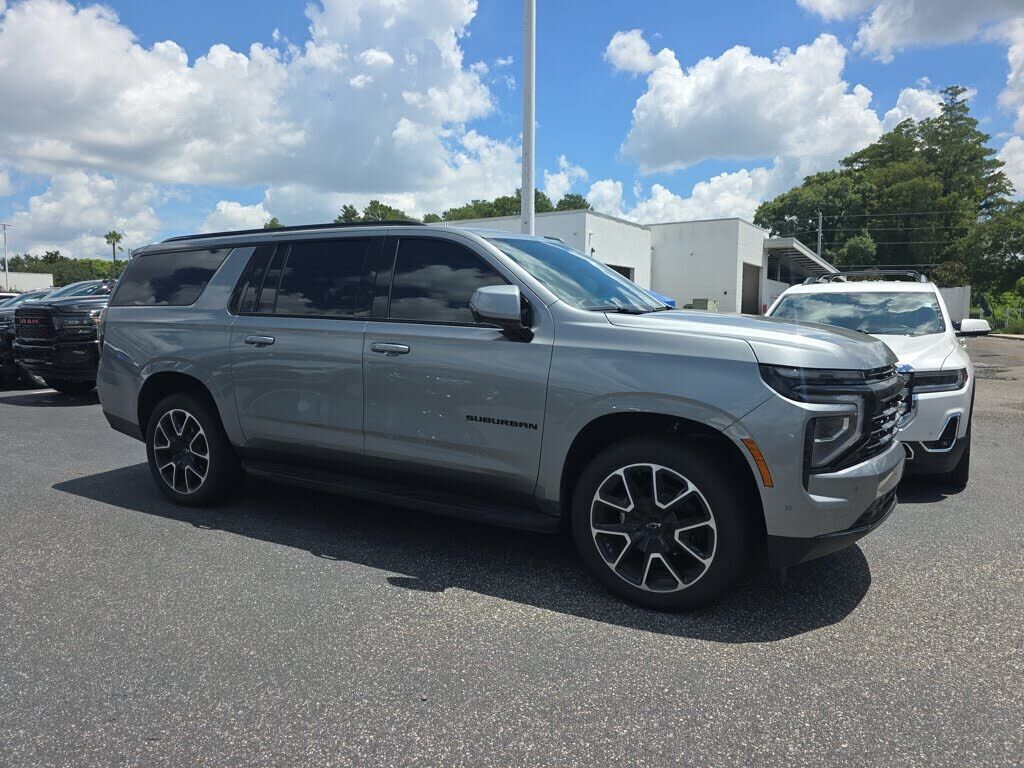 2026 CHEVROLET Suburban