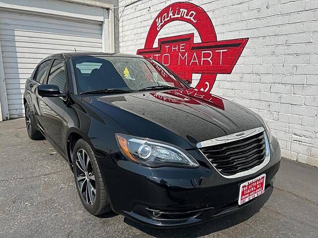 2013 CHRYSLER 200
