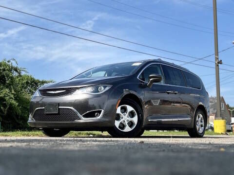 2017 CHRYSLER Pacifica