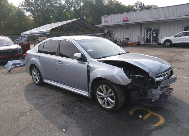 2013 SUBARU Legacy