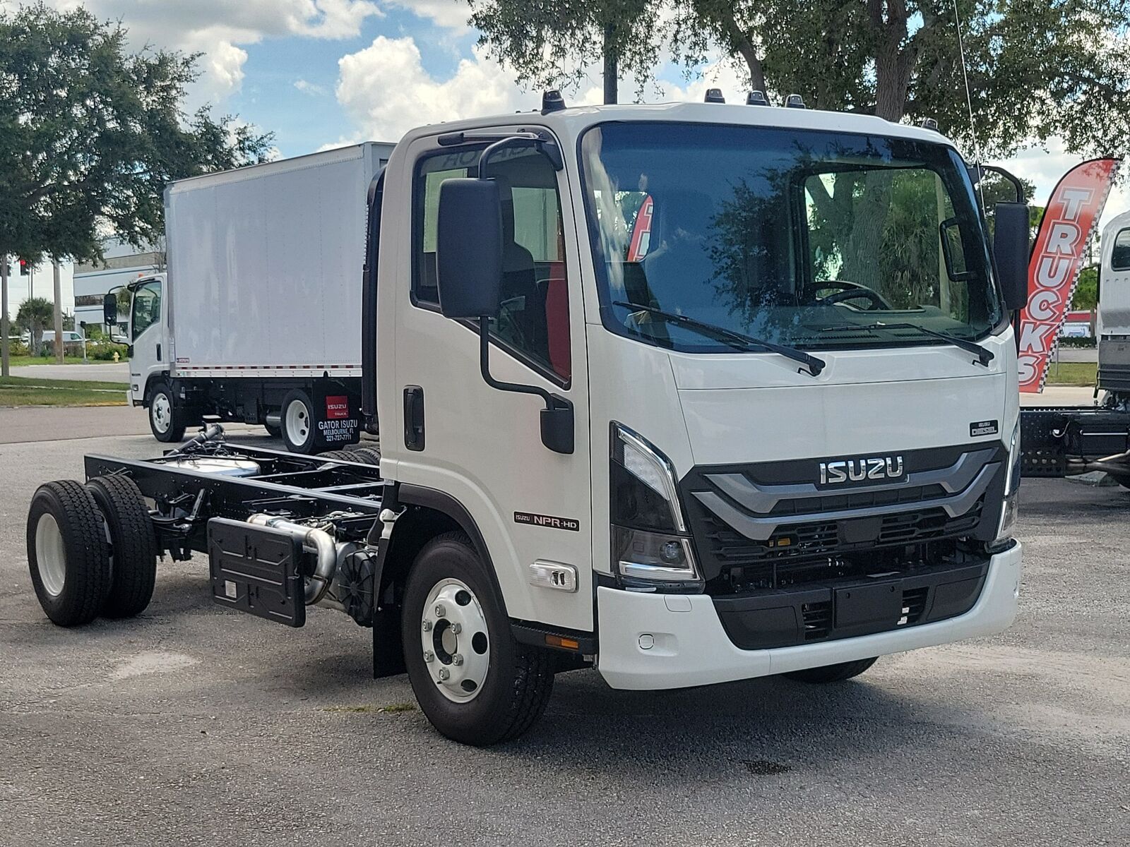 2027 ISUZU NPR-HD