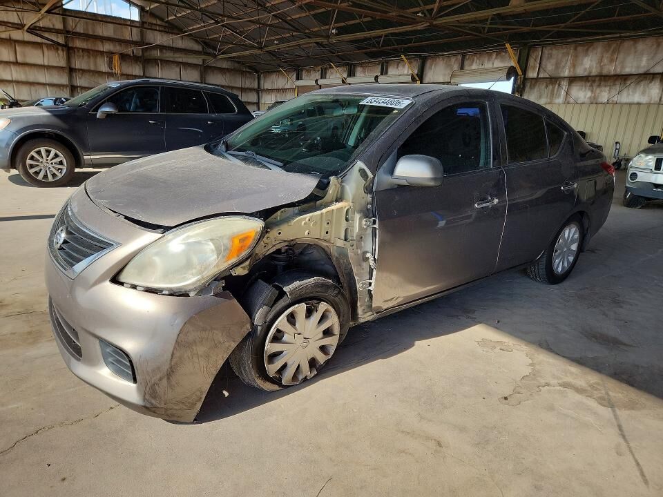 2014 NISSAN Versa