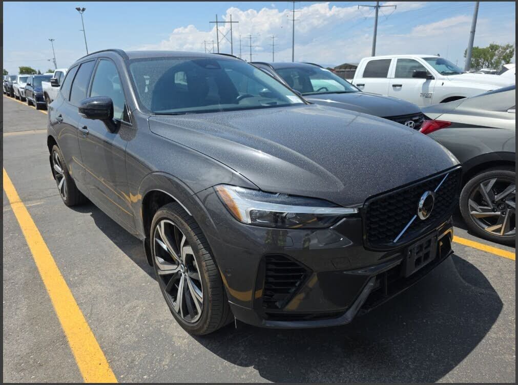2025 VOLVO XC60