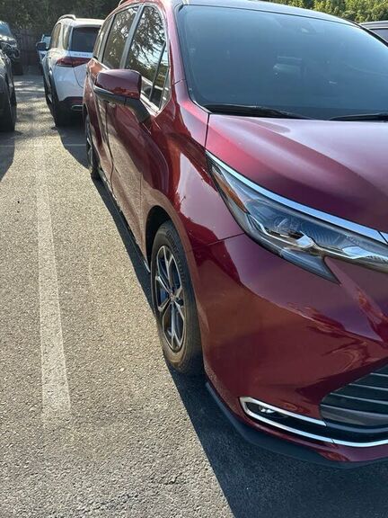 2025 TOYOTA Sienna