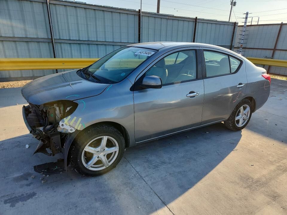 2012 NISSAN Versa