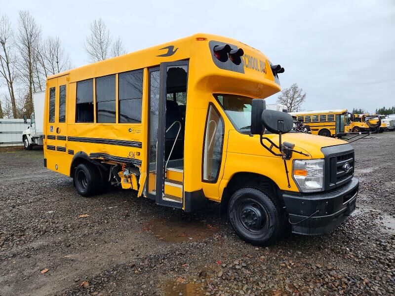 2025 FORD E-450