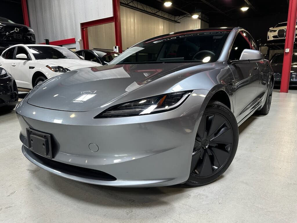 2025 TESLA Model 3