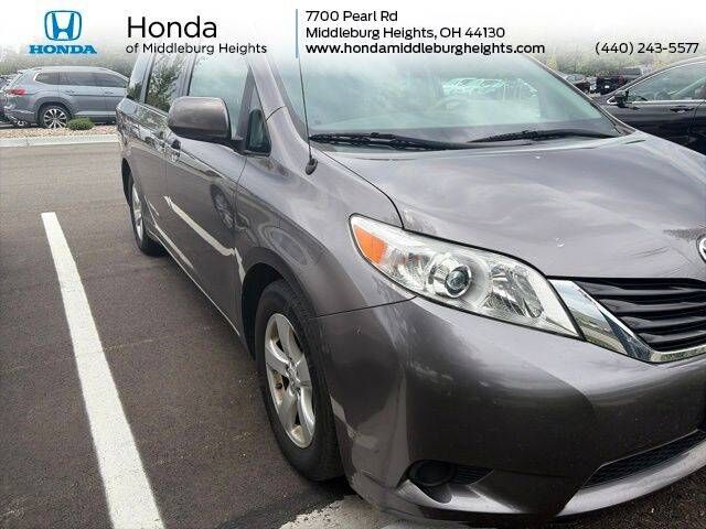 2014 TOYOTA Sienna