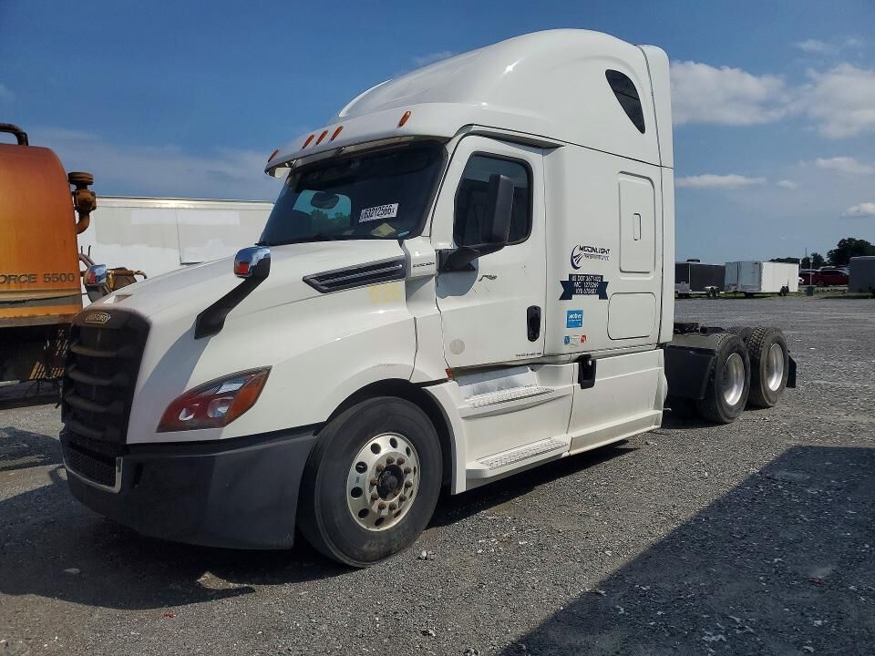 2019 FREIGHTLINER New Cascadia 126" Sleepercab