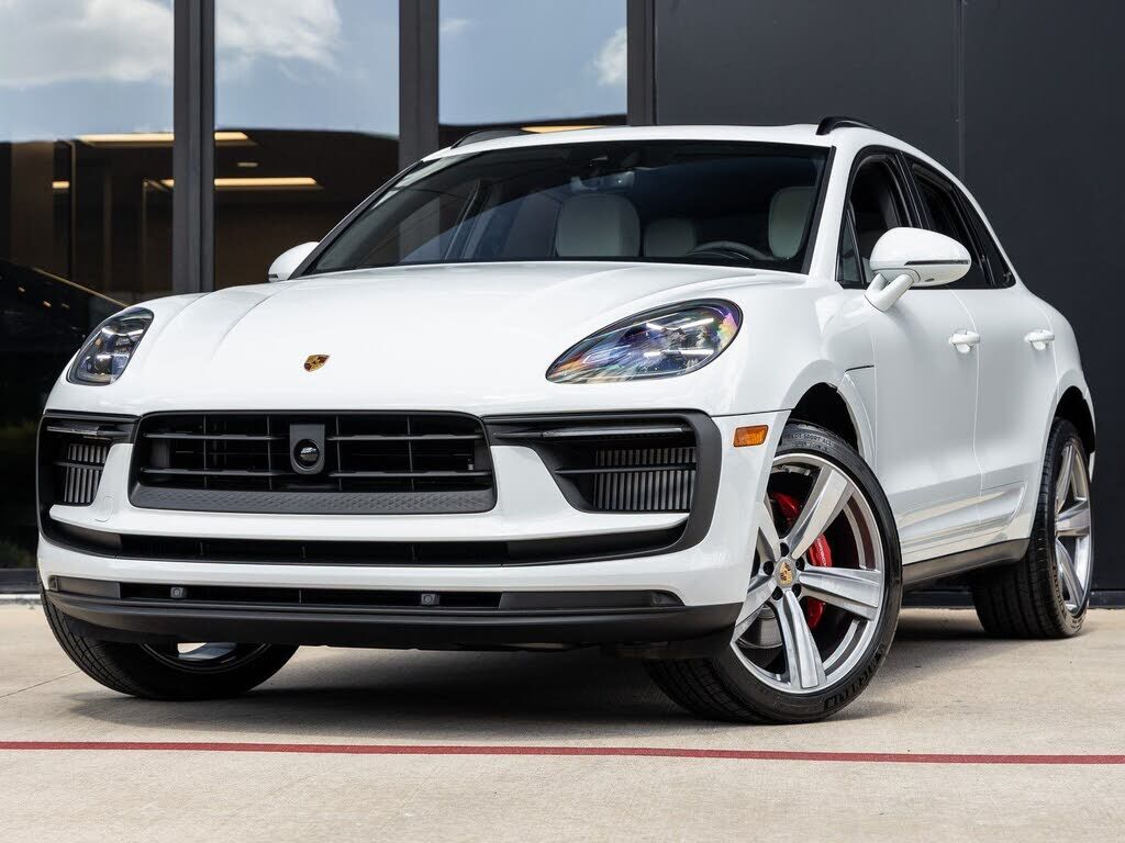 2026 PORSCHE Macan