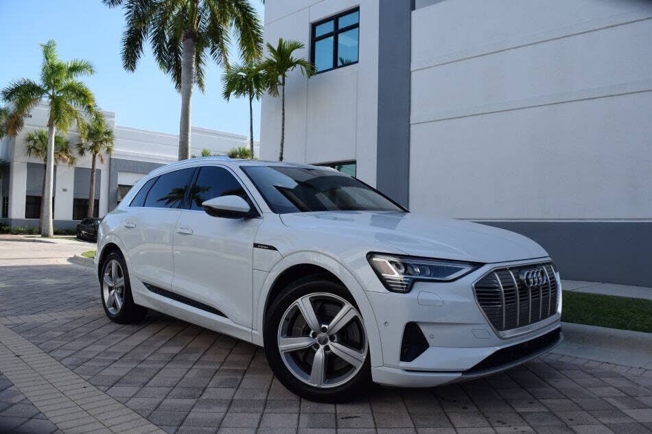 2019 AUDI e-tron