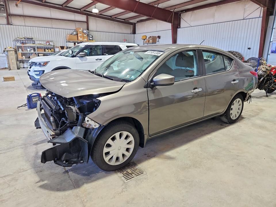 2017 NISSAN Versa