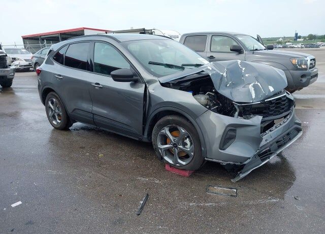 2025 FORD Escape
