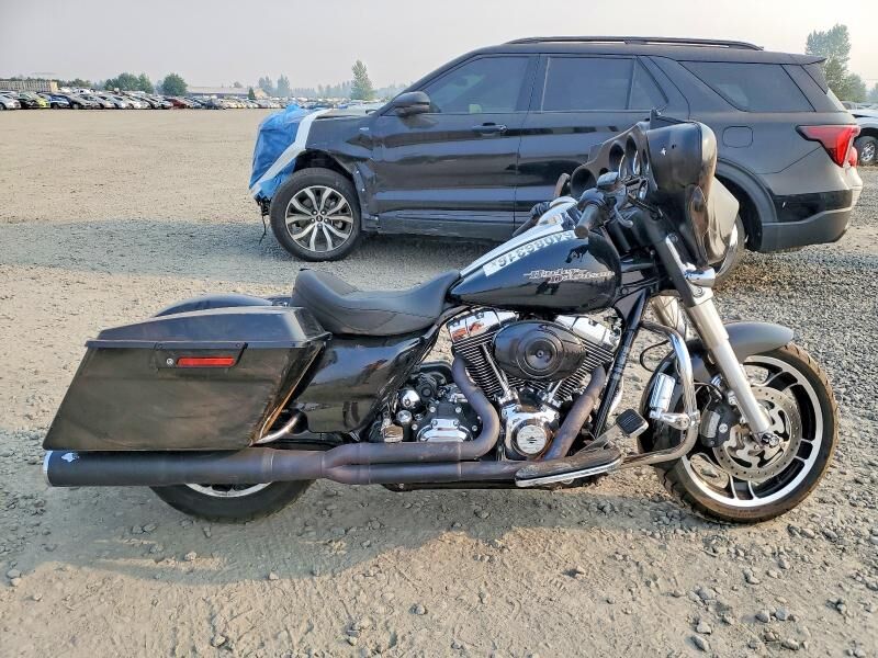 2011 HARLEY DAVIDSON Street Glide