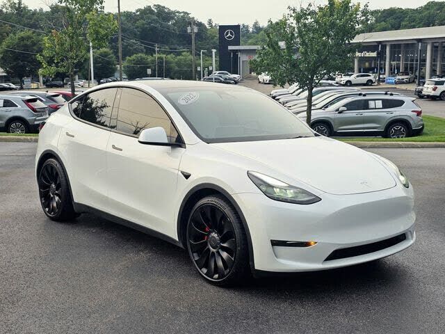 2022 TESLA Model Y