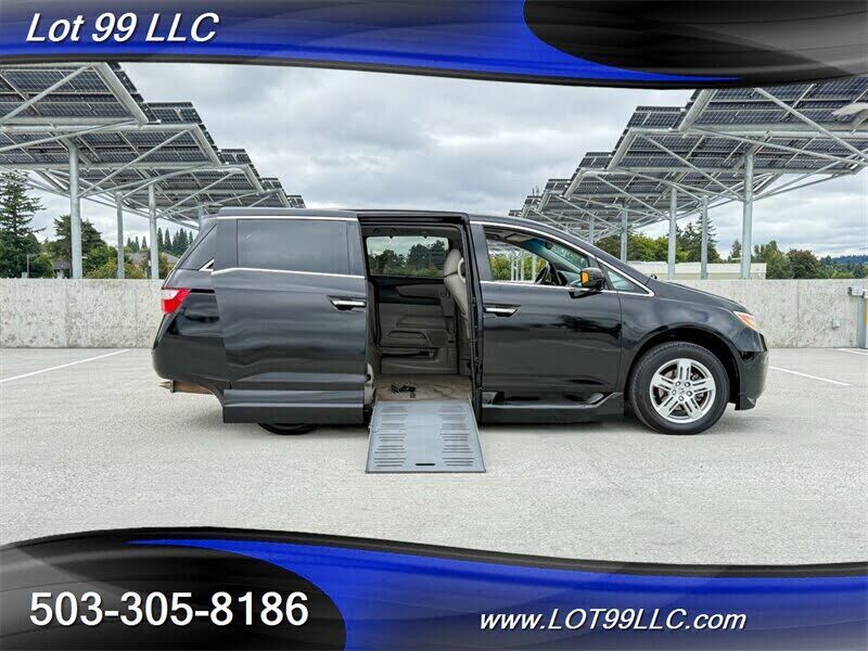 2011 HONDA Odyssey