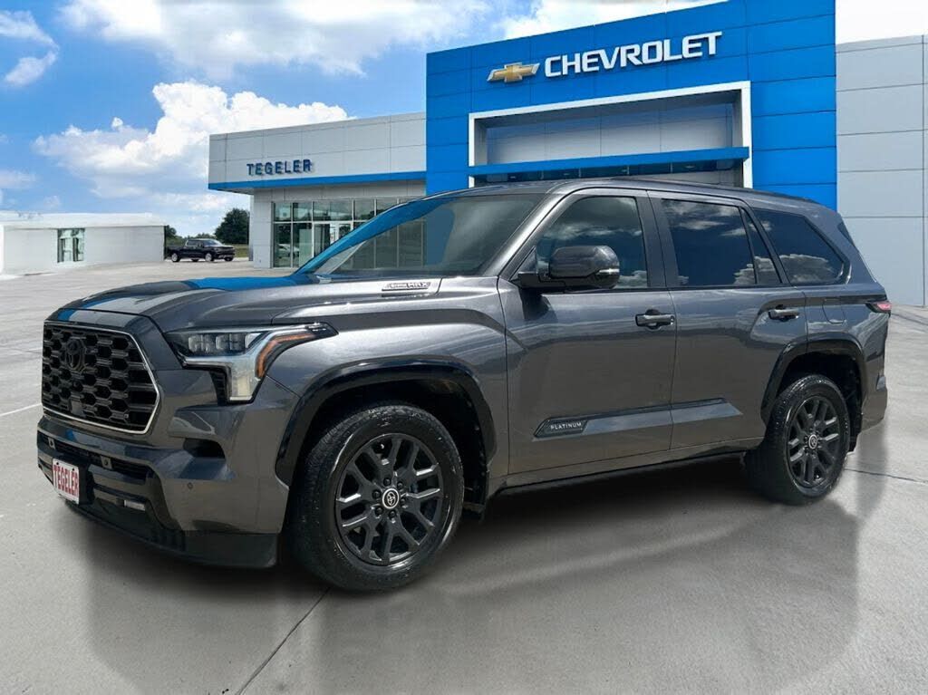 2024 TOYOTA Sequoia