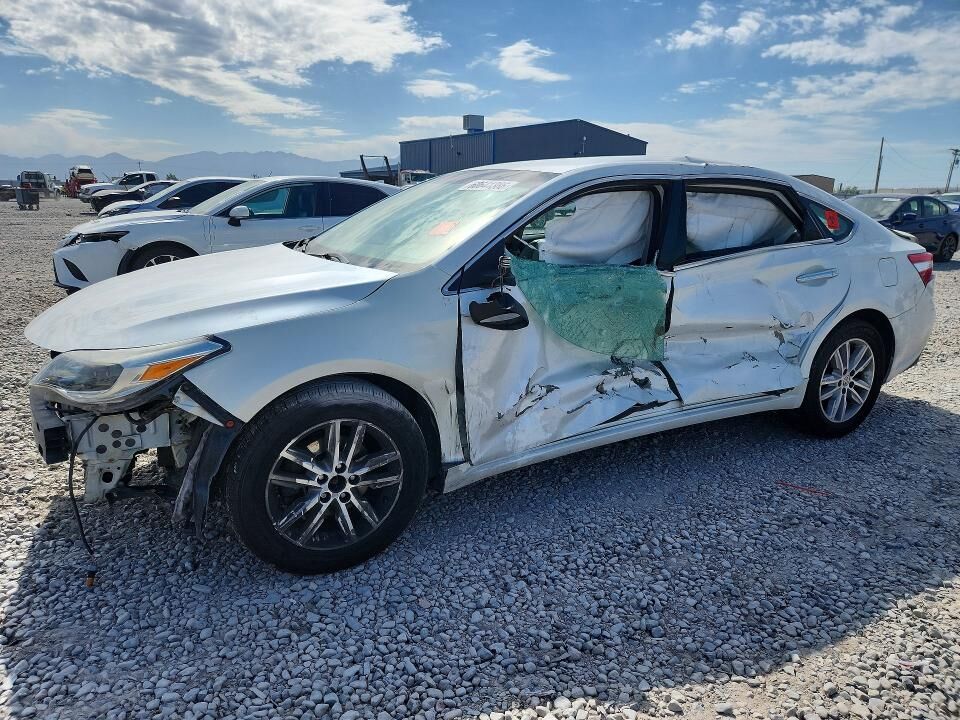 2013 TOYOTA Avalon