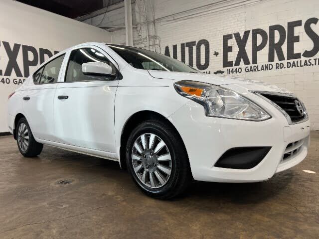 2016 NISSAN Versa