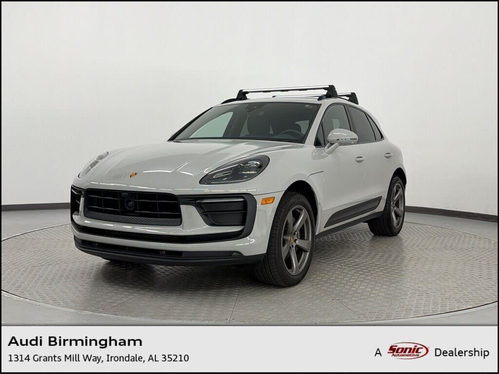 2024 PORSCHE Macan
