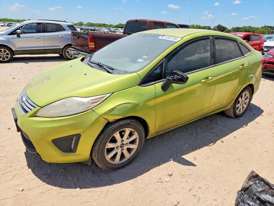 2013 FORD Fiesta