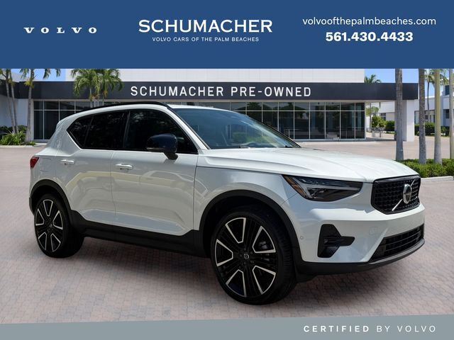 2024 VOLVO XC40