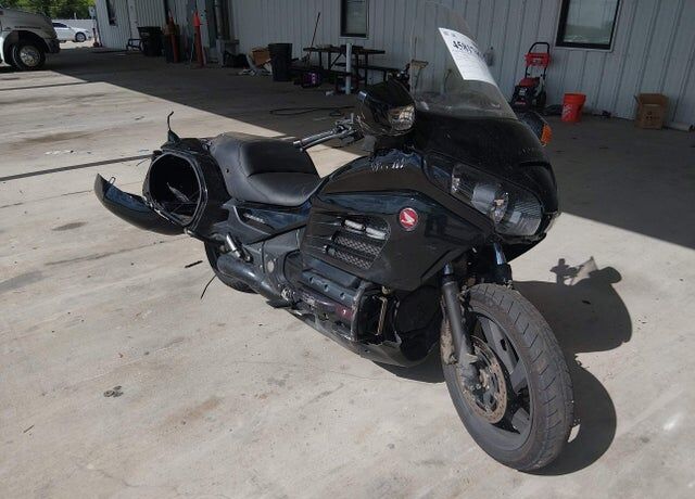 2016 HONDA GL1800
