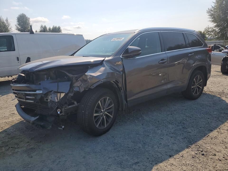2019 TOYOTA Highlander