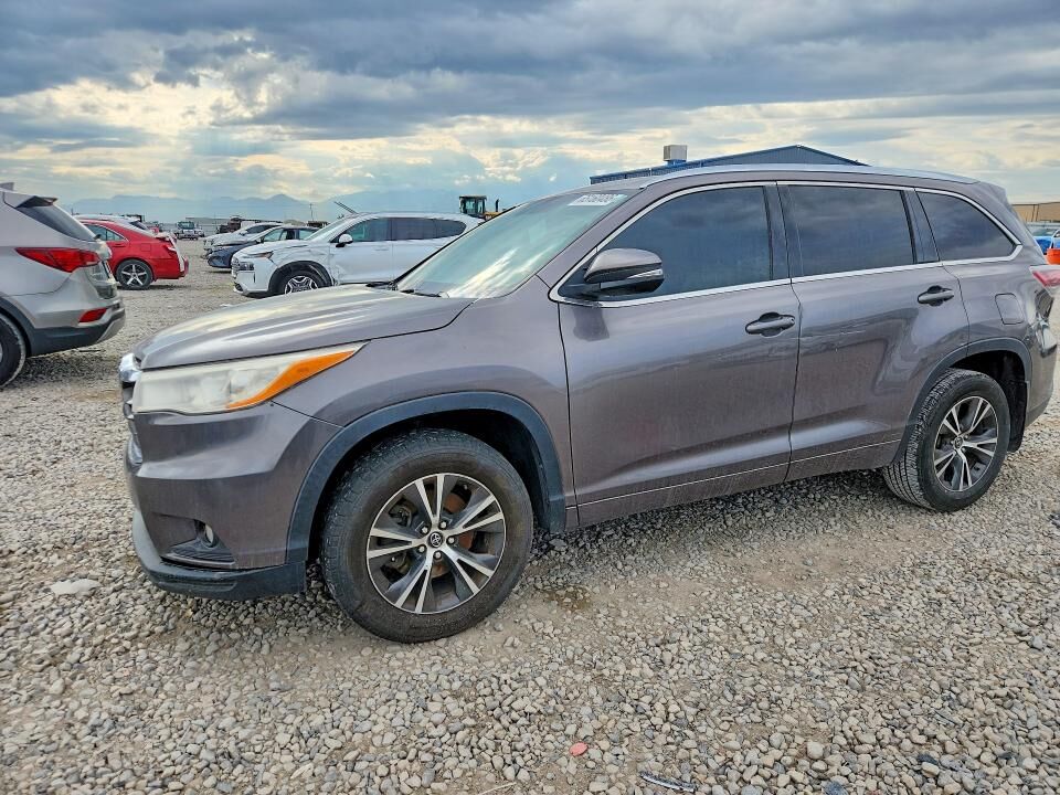2016 TOYOTA Highlander