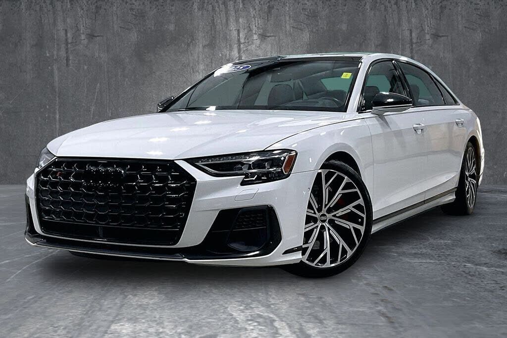 2025 AUDI S8