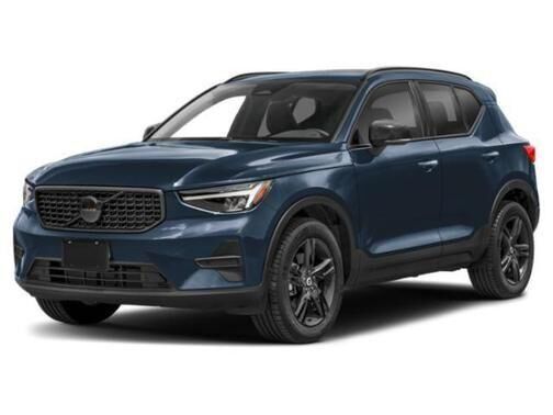 2026 VOLVO XC40