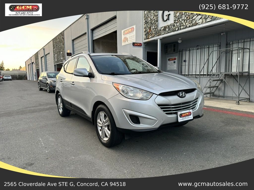 2011 HYUNDAI Tucson