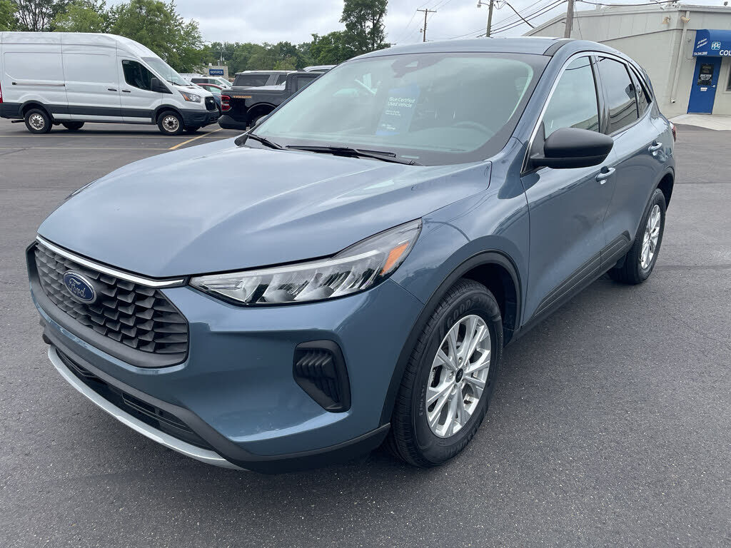 2023 FORD Escape