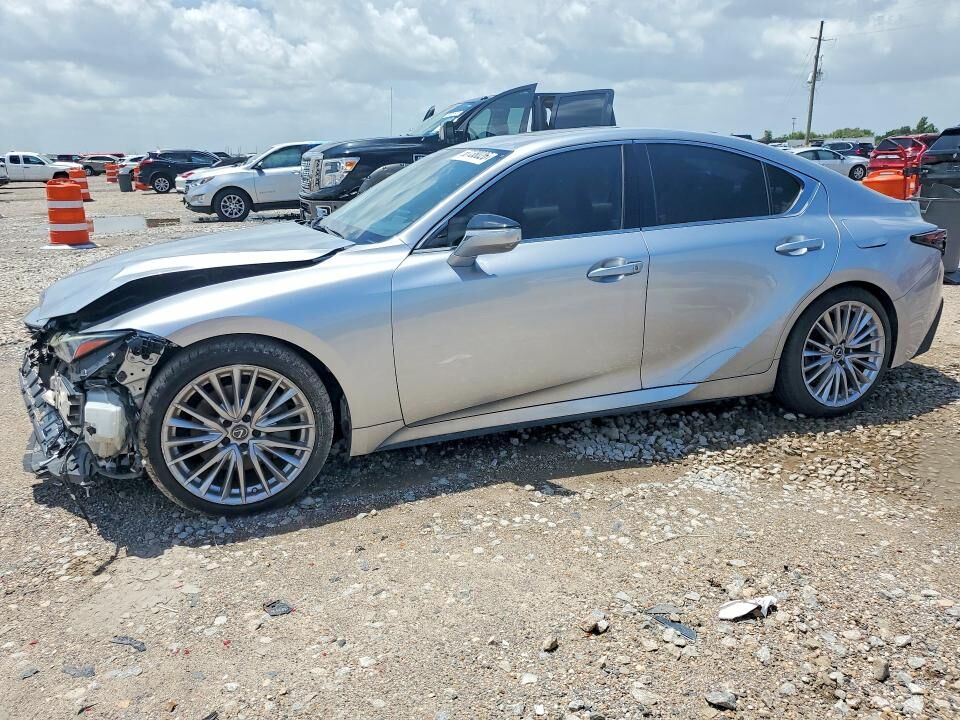 2022 LEXUS IS