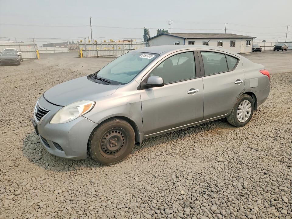 2012 NISSAN Versa