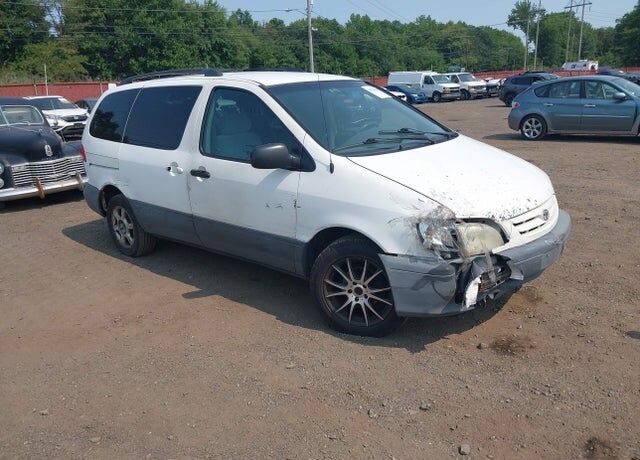 2002 TOYOTA Sienna