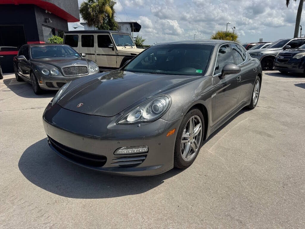 2013 PORSCHE Panamera