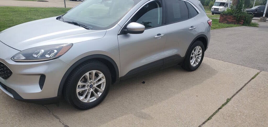 2021 FORD Escape