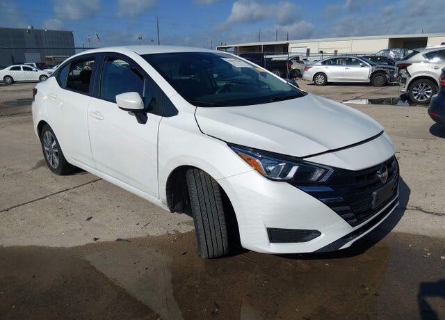 2023 NISSAN Versa