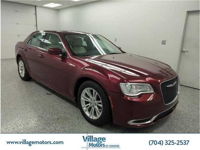 2019 CHRYSLER 300