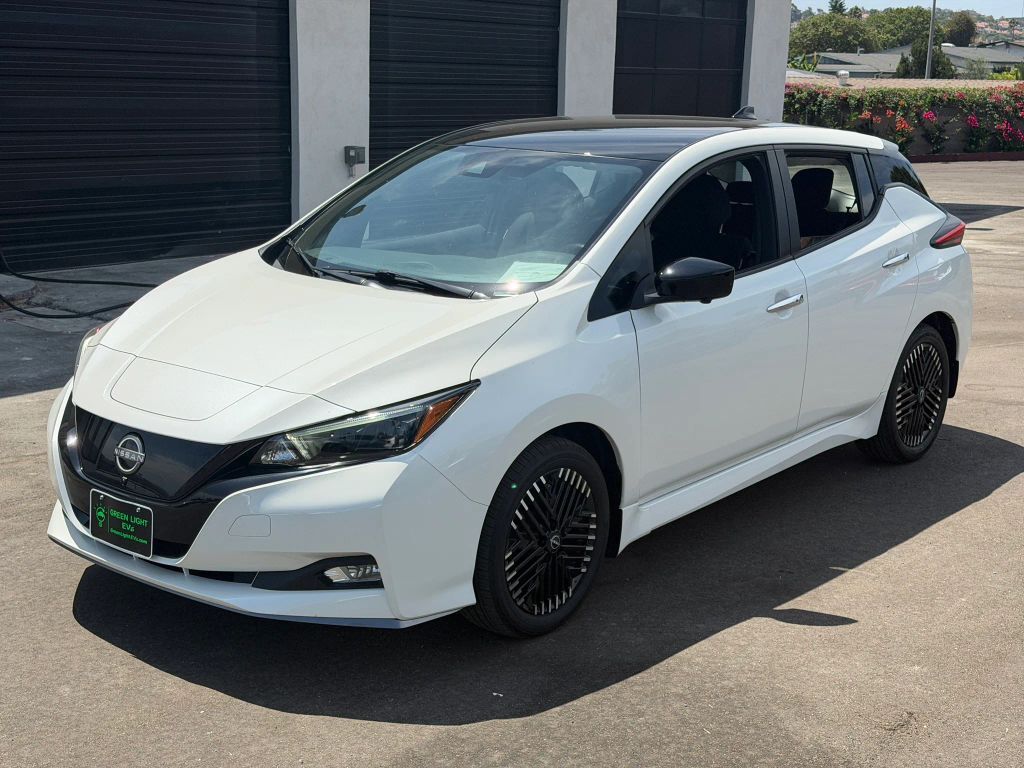 2024 NISSAN Leaf