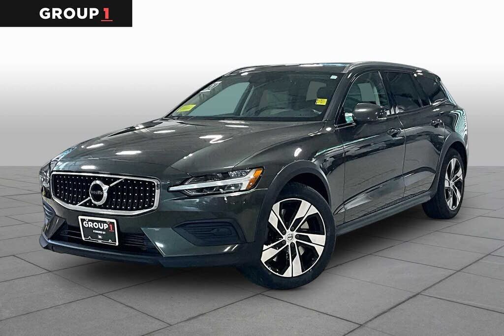 2020 VOLVO V60CC