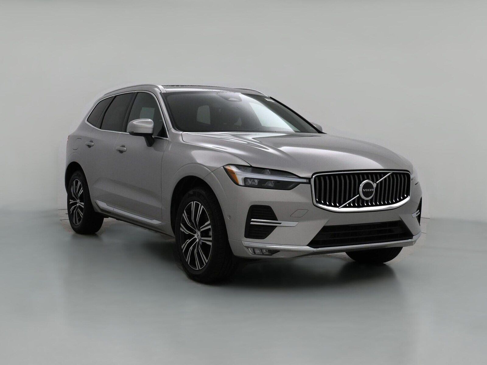 2022 VOLVO XC60