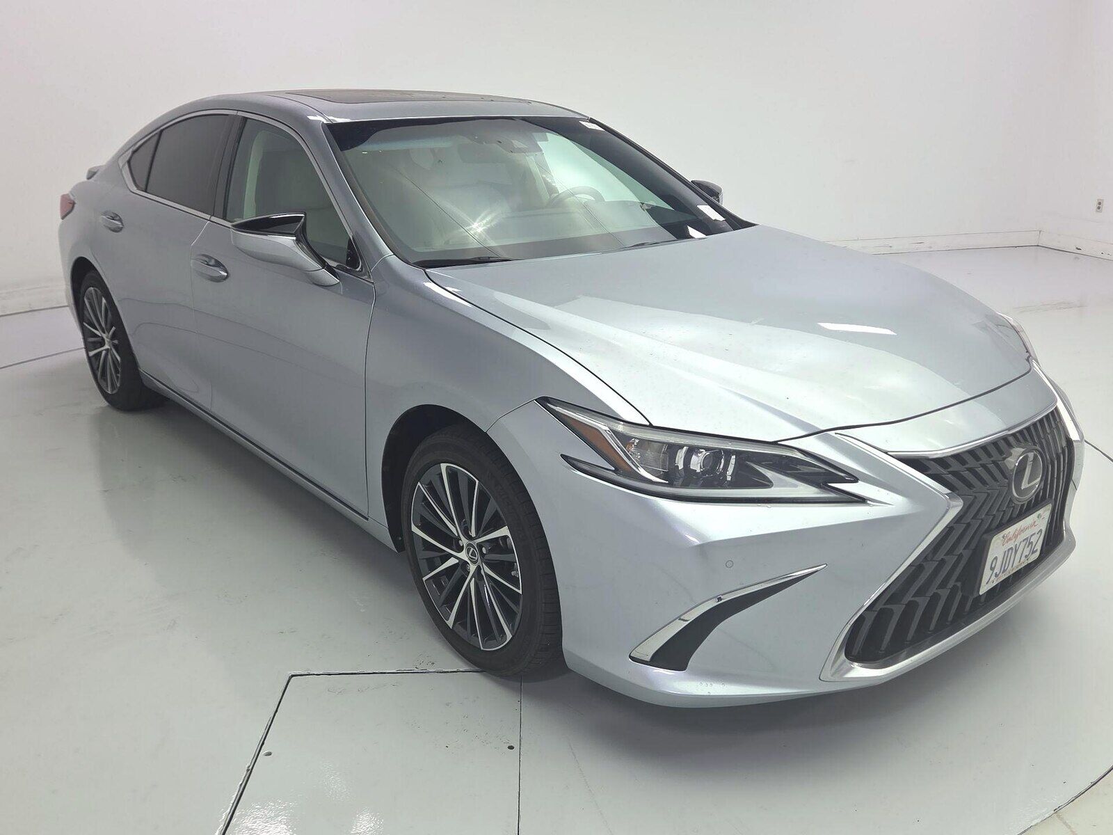 2024 LEXUS ES