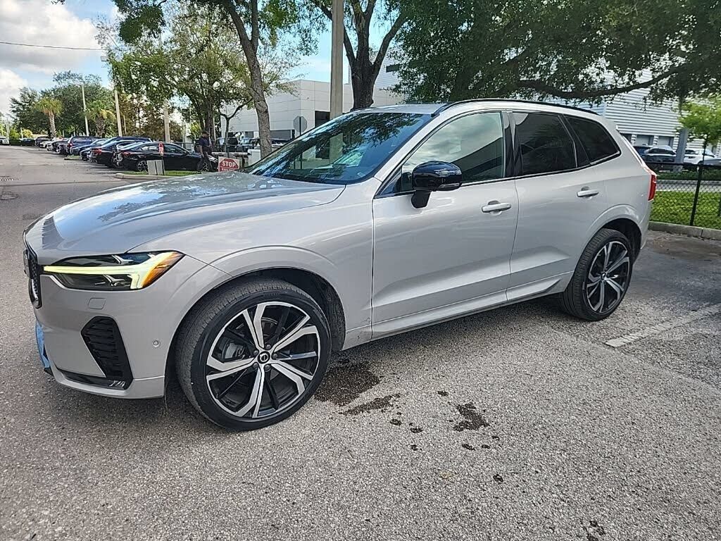 2022 VOLVO XC60