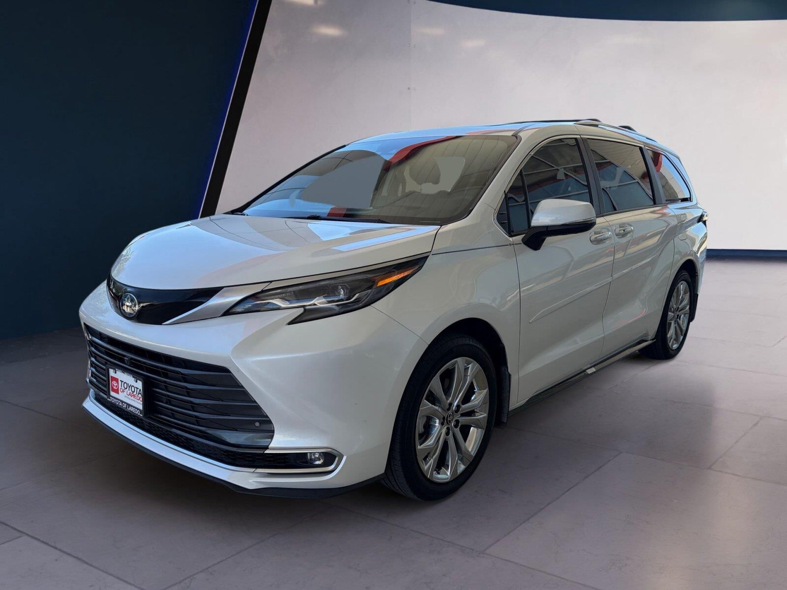 2024 TOYOTA Sienna