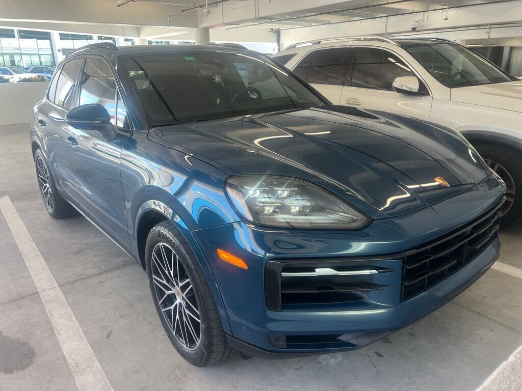 2024 PORSCHE Cayenne