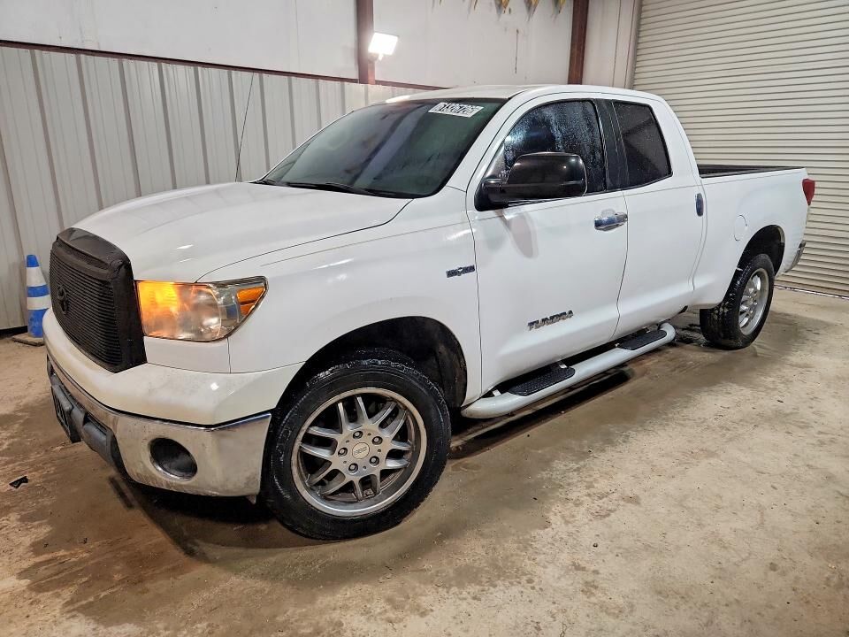 2011 TOYOTA Tundra