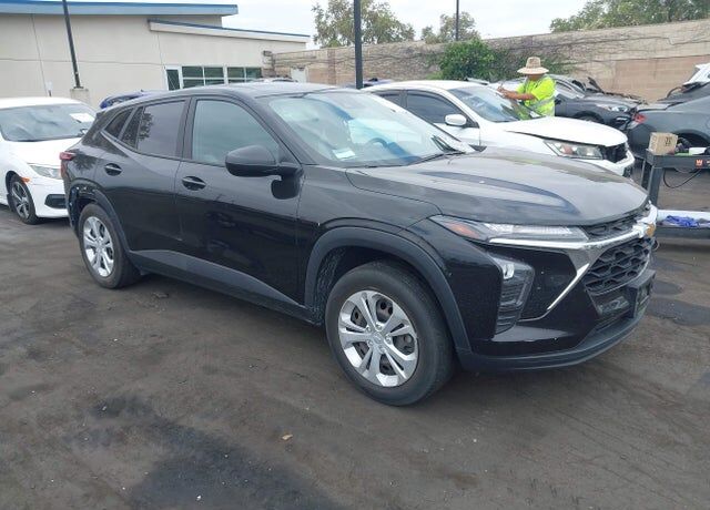 2024 CHEVROLET Trax